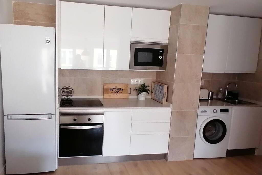 El Palo Cosy, 200 M From The Beach Apartment Malaga Exterior photo